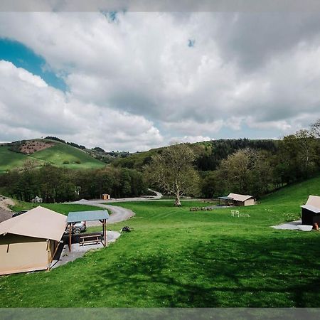 Ty Llewelyn Glamping & Camping 호텔 란니들로스 외부 사진