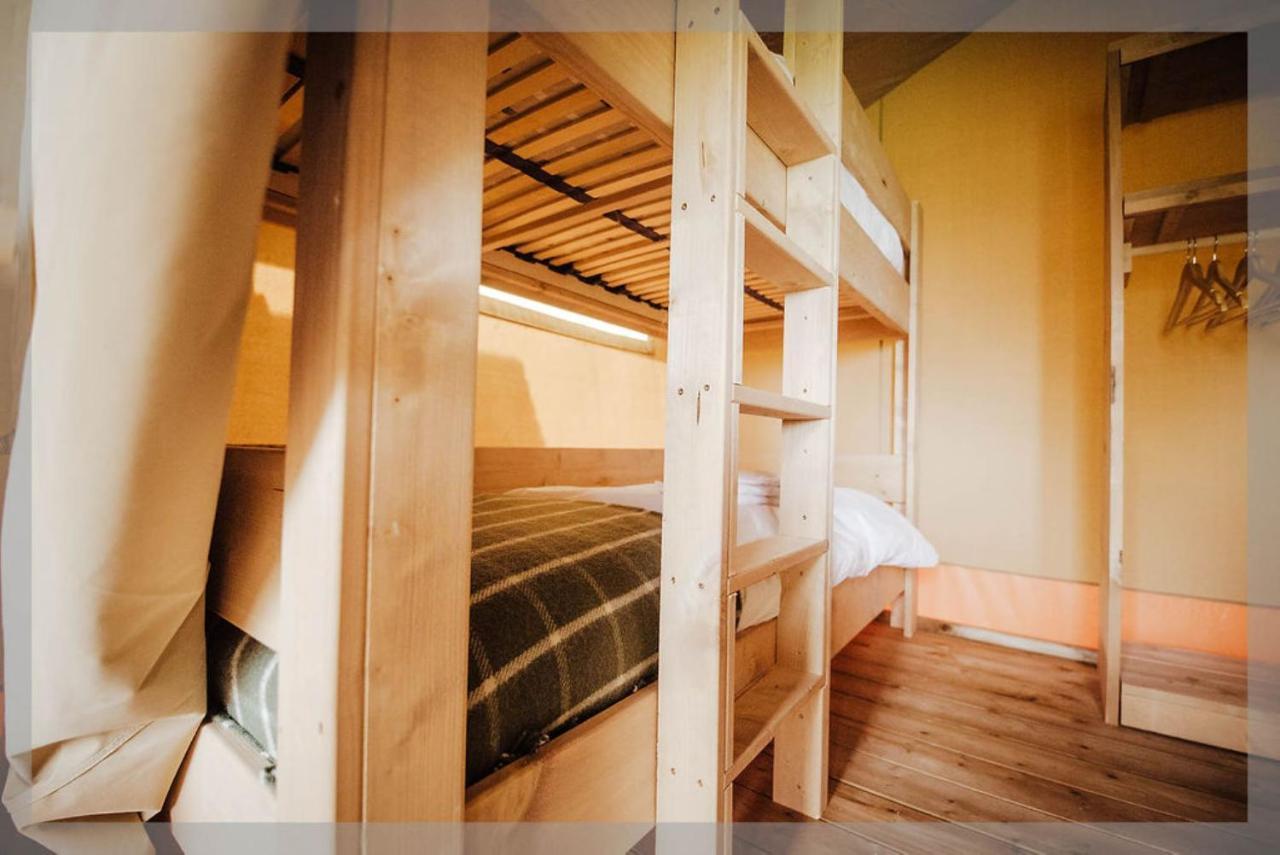 Ty Llewelyn Glamping & Camping 호텔 란니들로스 외부 사진
