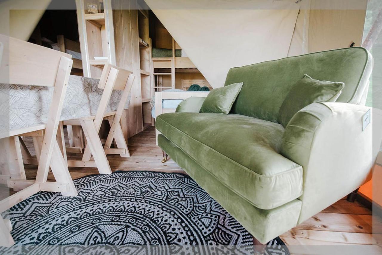 Ty Llewelyn Glamping & Camping 호텔 란니들로스 외부 사진